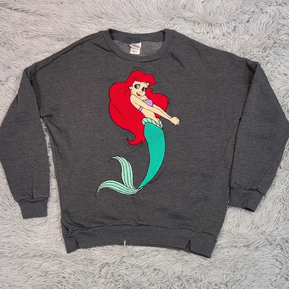 Disney Sweatshirt Womens XS Gray Ariel Character Soft‎ Comfort Casual Cozy